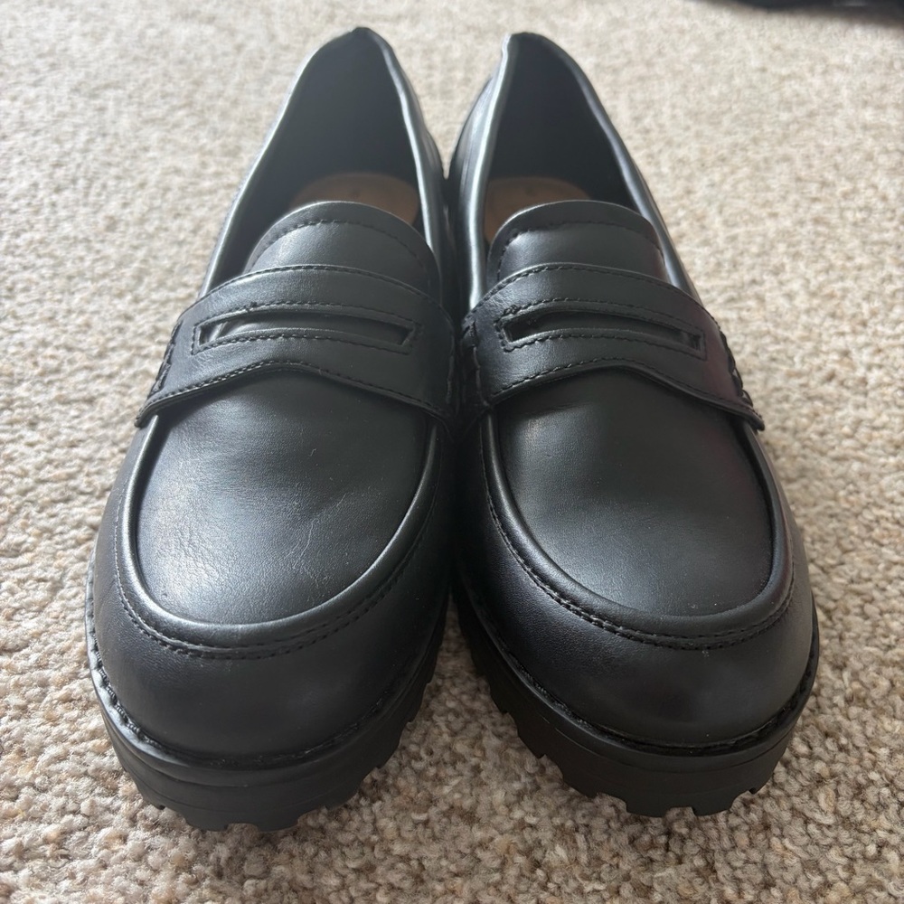 Classic Black Penny Loafers women size 9 - Picture 2 of 7